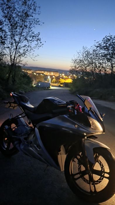 Yamaha YZF 125 r