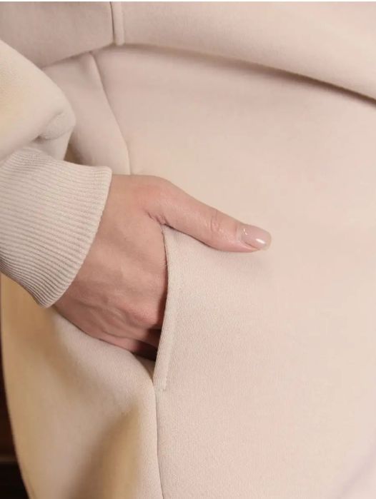 Продам костюм новый