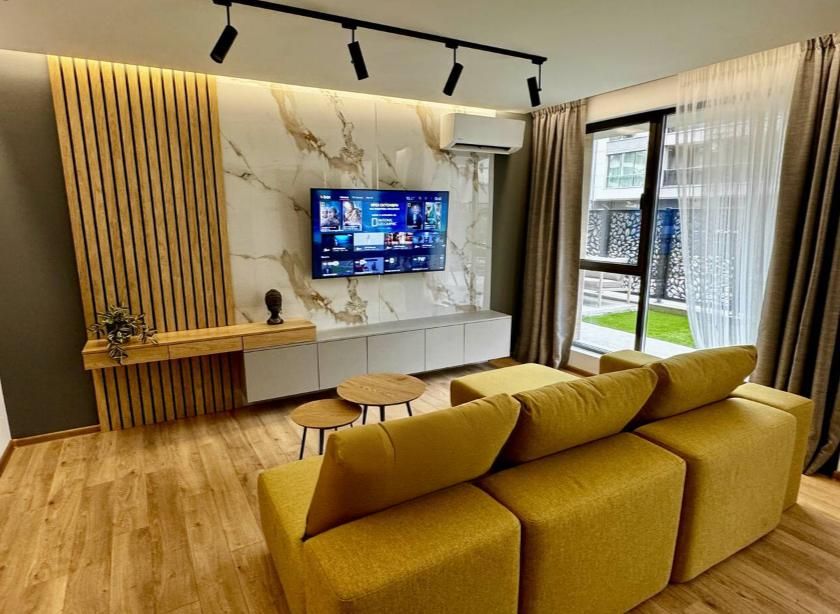 Дава се под наем Двустаен апартамент в Пловдив, Христо Смирненски - 80 кв.м за 1020 € - Снимка #2