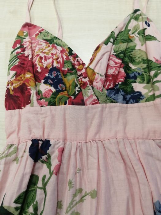 Rochii înflorat deosebite pentru ocazi speciale