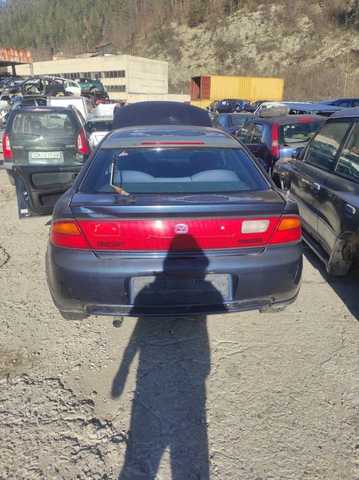 Мазда 323 бензин на части