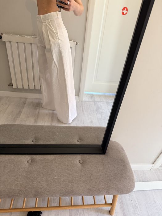 Pantaloni Zara marimea xs noi