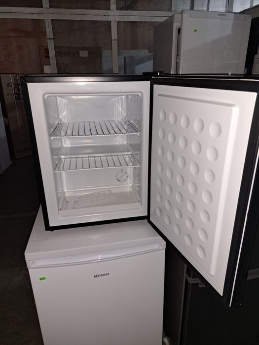 Нов мини бар фризер/ Bomann черен 42 литра
