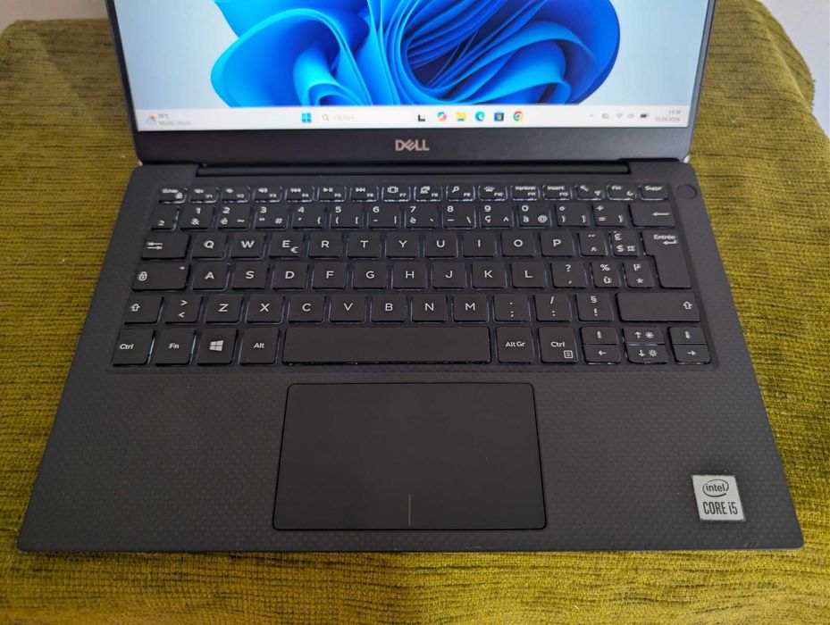 Laptop DELL XPS 13 7390, Intel Core i5-10210U, 8GB DDR4, 256GB SSD, 13.3 Inch Full HD