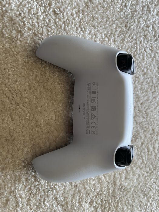Controller Playstation 5 cu joystickuri TMR