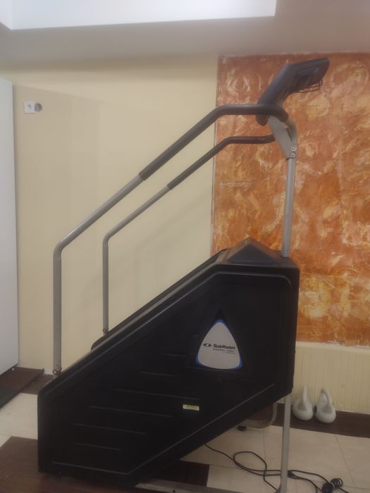 Бягащи пътеки, крос-тренажори, фитнес стълби