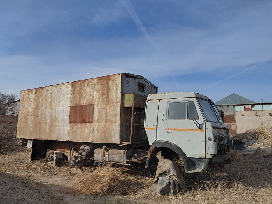 Продаются камаз 10тонник двойной рамма без двигетеля,фургон
