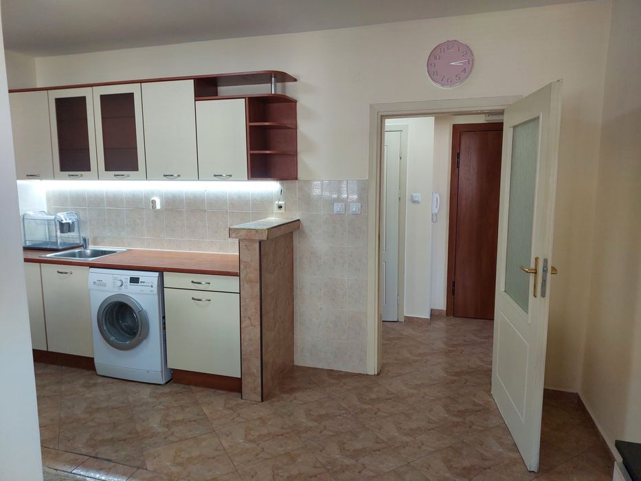 Дава се под наем Тристаен апартамент в Пловдив, Каменица 1 - 102 кв.м за 498.27 € - Снимка #2