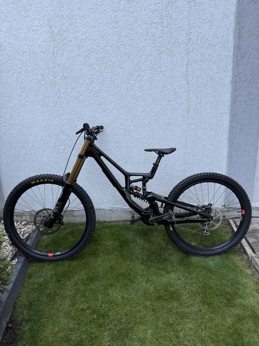 Santa Cruz V10.8 Carbon