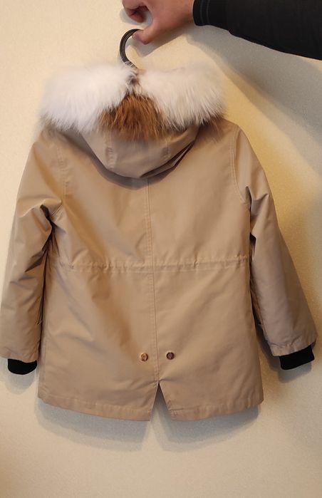 Продат зимнюю парку на девочку