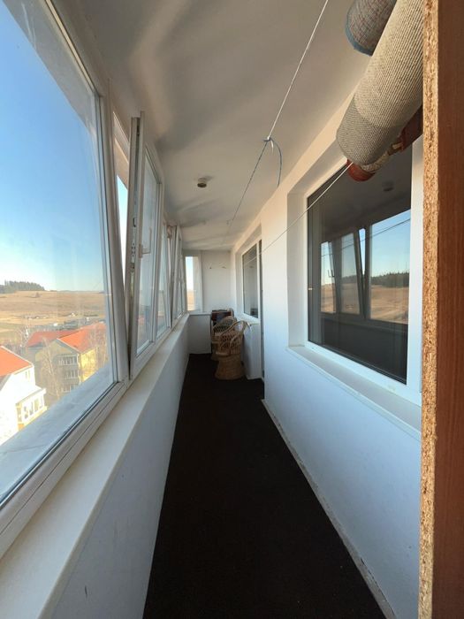 Vând apartament cu trei camere