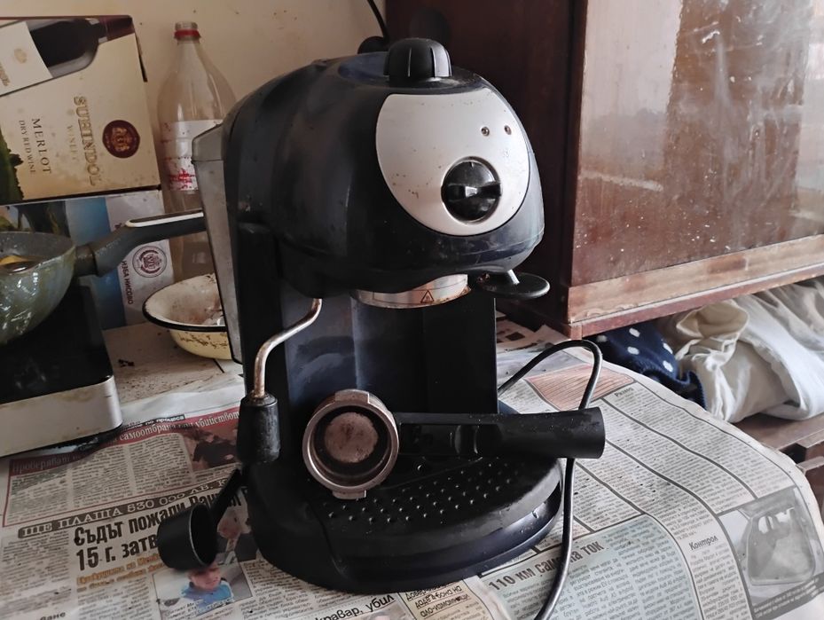 Продавам кафемашина Delongi