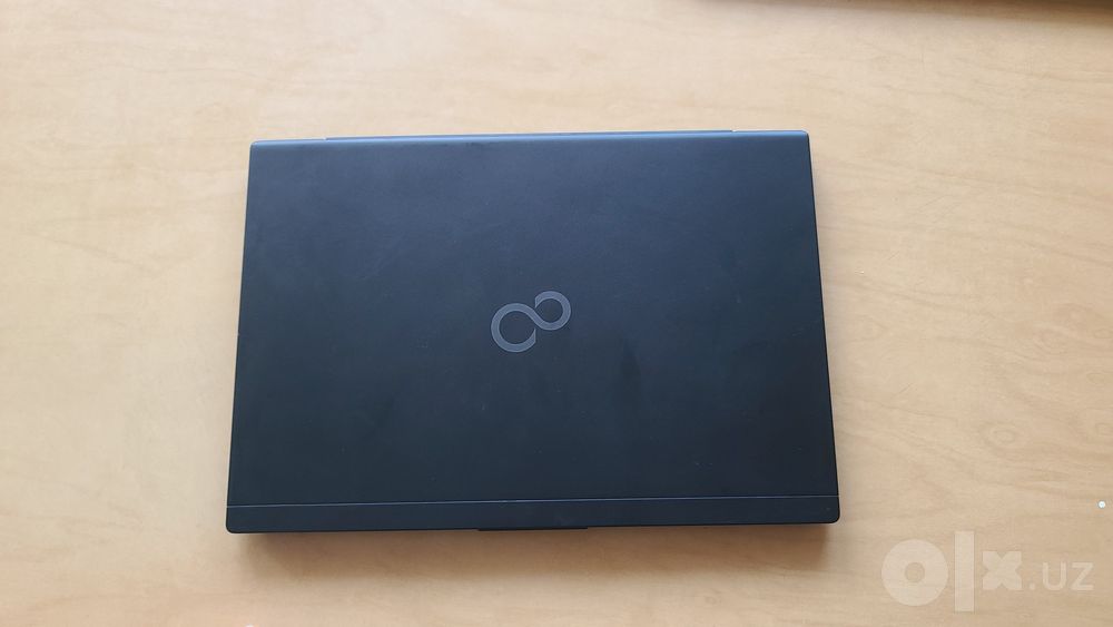 Fujitsu — Intel Core i5-8265U | 8GB DDR4 | 128GB M.2 SSD | 14" FHD IPS