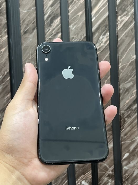 Продам iPhone XR