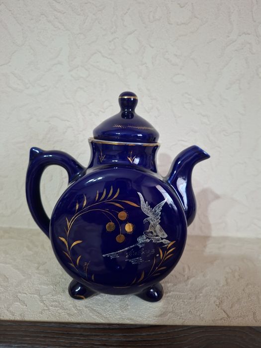 Продаётся чайник.