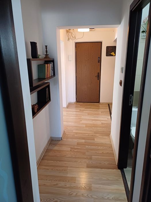 Inchiriez apartament 3 camere