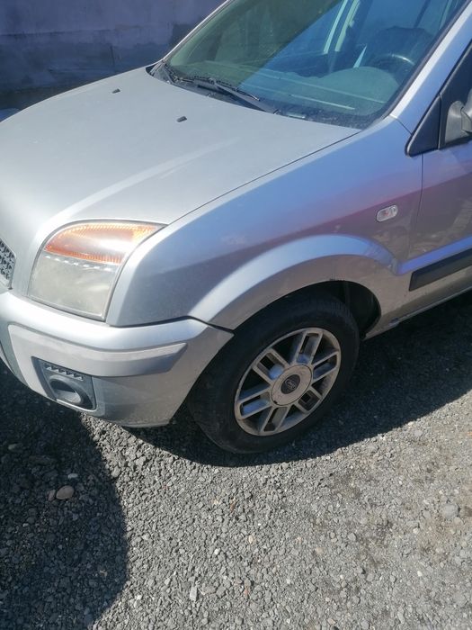 Capota aripa usa far geam trager Ford Fusion