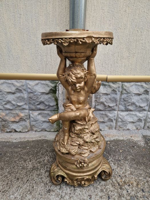 Прекрасна антикварна гипсова колона постамент