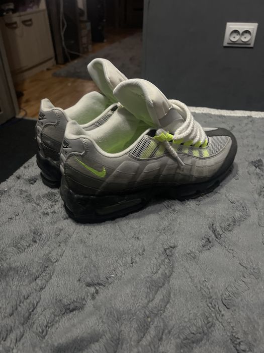 Продаю Air Max 95