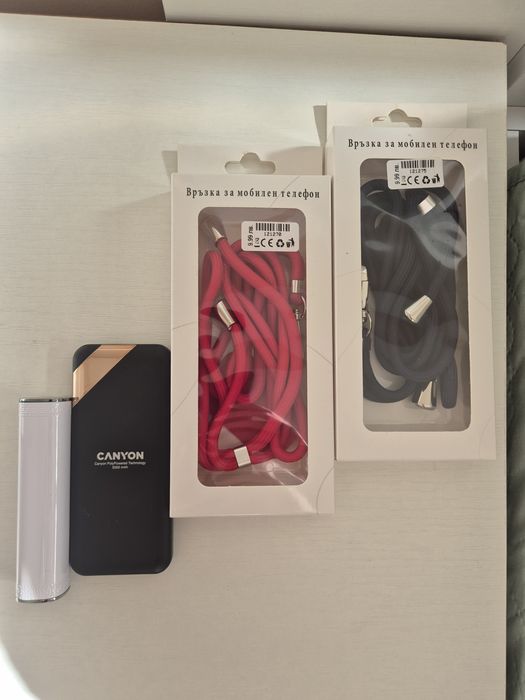 Връзки за мобилен телефон + 2 powerbankа