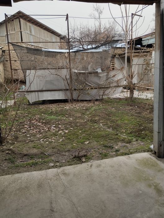 Продается дом в Яшнобадском р-не 4 сотки земли.