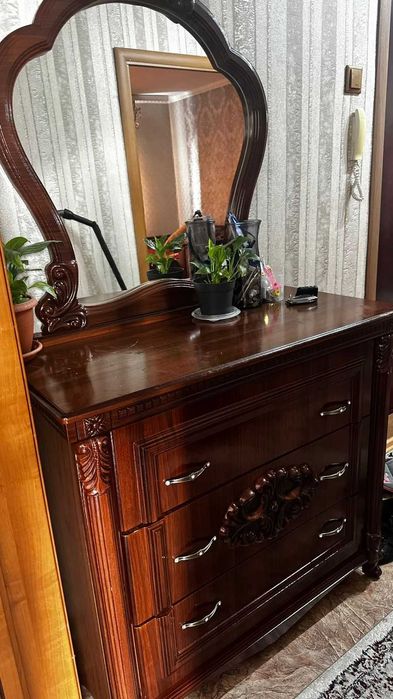 Спальный гарнитур