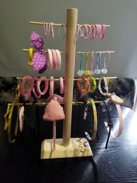 Поставка (органайзер) за ластици, диадеми, принадлежности за коса