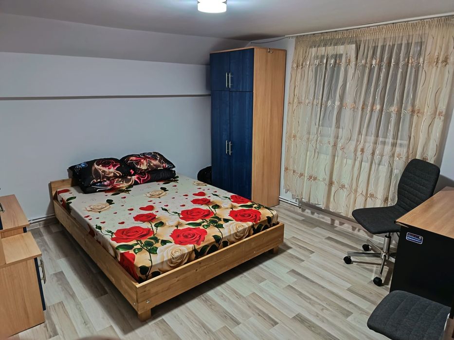 Vând casă masardată la țară