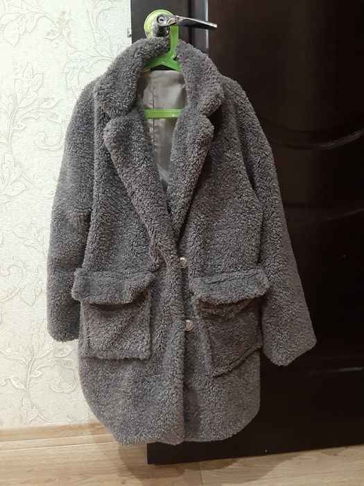 Продам шубку Тедди на девочку примерно 9 -10 лет.