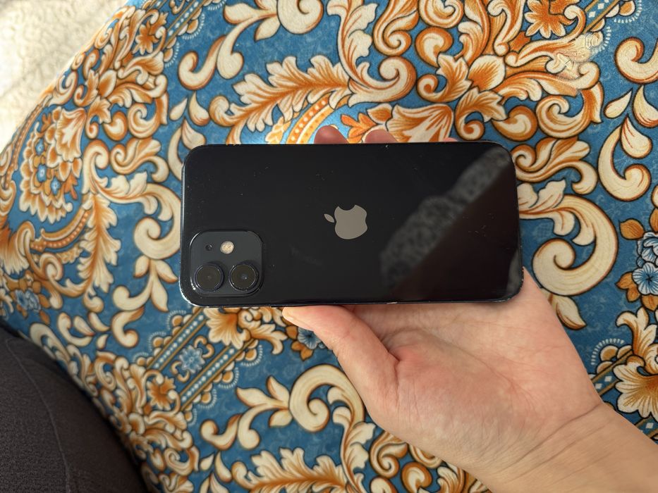 Продам айфон 12 64 гб