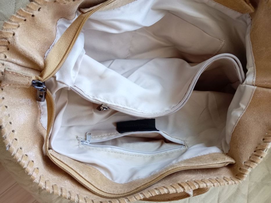 Продавам дамска италианска чанта естествена кожа