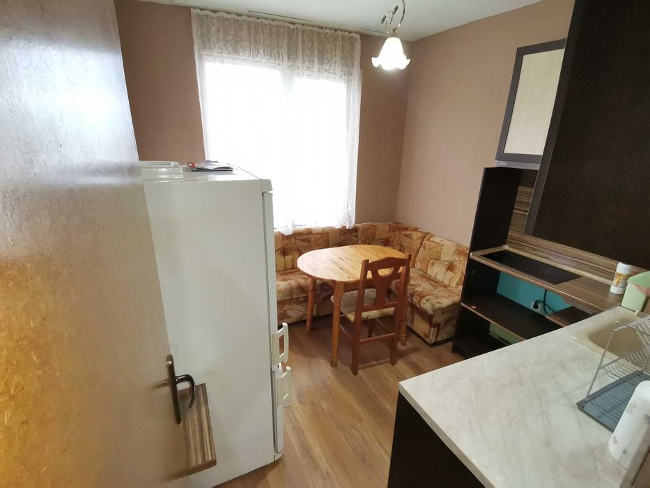 Дава се под наем Едностаен апартамент в Бургас, Меден рудник - зона А - 50 кв.м за 127.5 € - Снимка #1