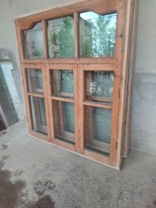 3 dona oyna rom sotiladi. Holati yaxshi, sinmagan, darz yo‘q.