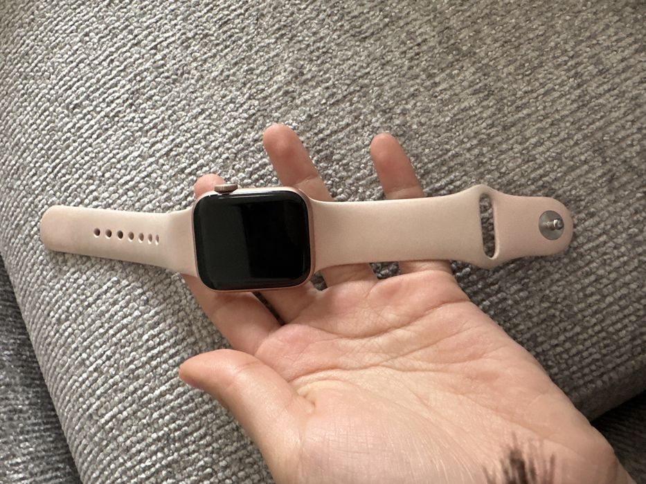 Часы Apple Watch Series 5