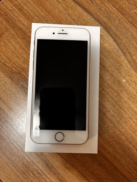 Vand IPHONE 8 Rose Gold Stare Impecabila!