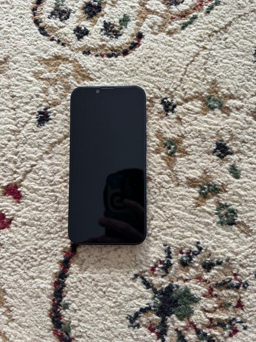 Продам Iphone 13