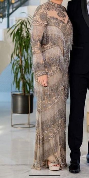 rochie cu pietre cusute manual