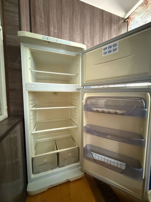 Холодильник «БИРЮСА»