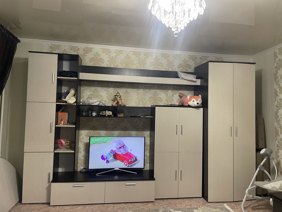 Шкаф для гостиной