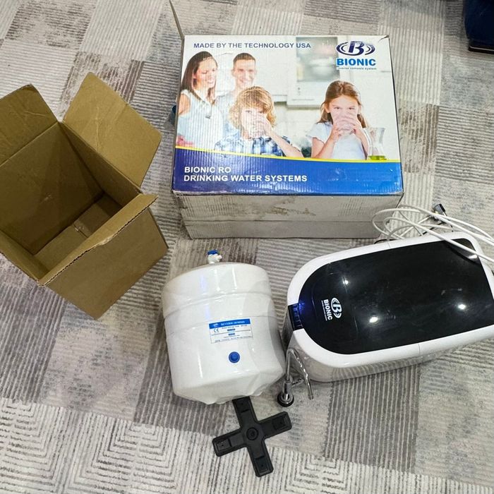 Фильтр для воды рабочем состоянии Бионик 10 лт много не польз. 1 год