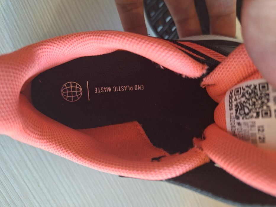 Нови маратонки адидас 28 номер