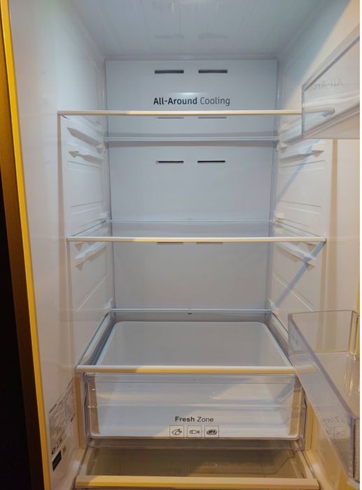 Холодильник SAMSUNG