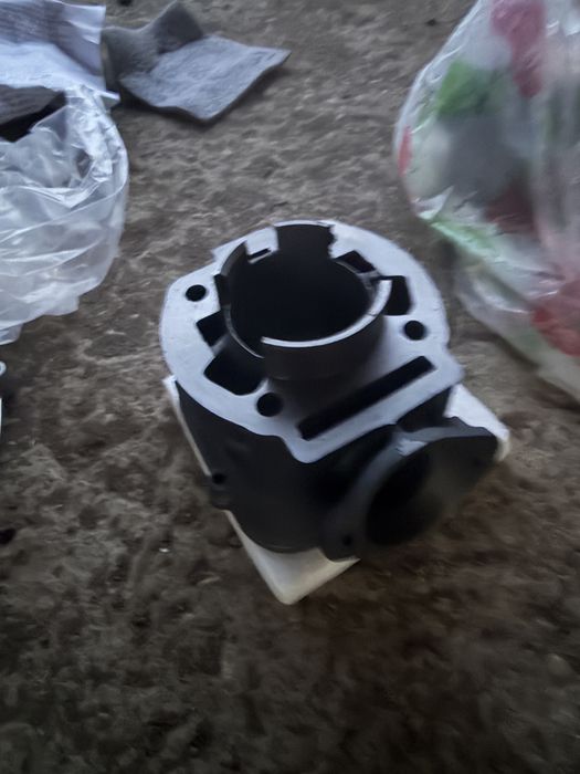 Vând sau schimb cross aprilia rx 80