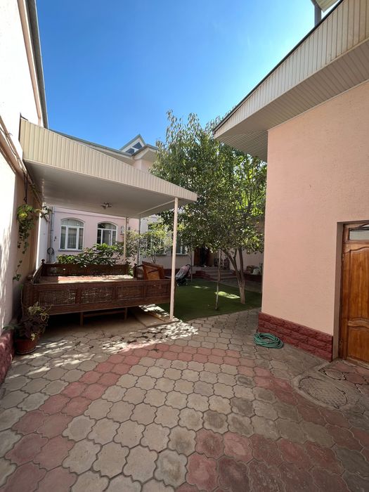 Продается Дом, на участке 3.3 сотки в центре города