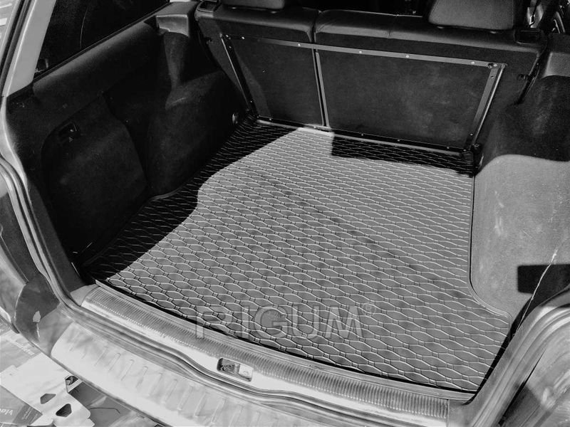 Гумени стелки или багажник VW PASSAT B5 / B5.5 от 1997 до 2004г