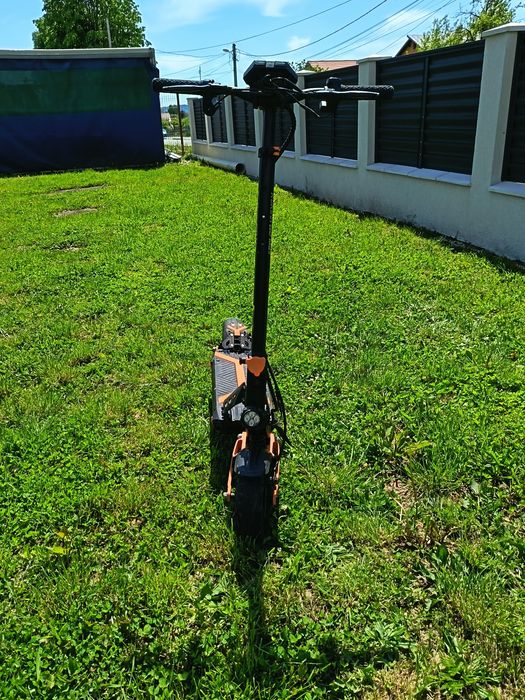 vând trotineta G2 MAX