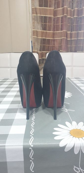 Женские туфли- лабутены