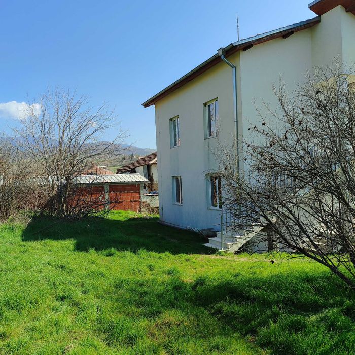 Продава къща с акт 16