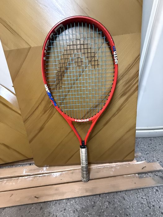 Тенис на корт хилка