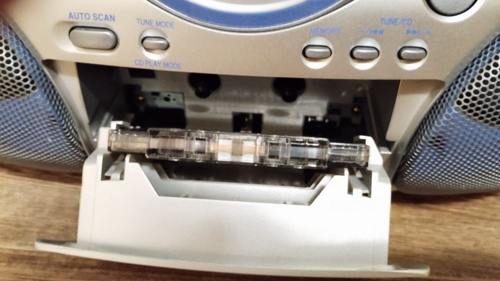 Продам стереомагнитолу Панасоник